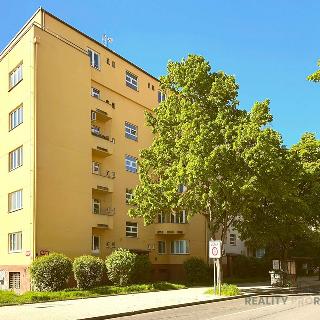 Prodej bytu 2+kk 47 m² Praha, 28. pluku