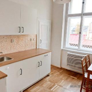 Pronájem bytu 2+1 65 m² Praha, Vltavská