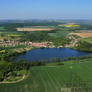 Prodej stavební parcely 800 m² Plenkovice, 