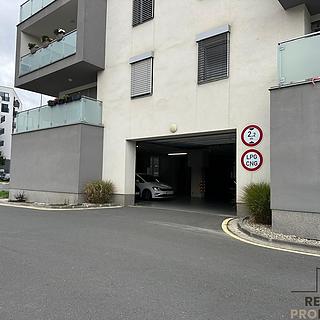 Pronájem parkovacího místa 15 m&sup2; Olomouc