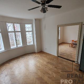 Pronájem bytu 2+1 94 m² Ostrava, Husovo náměstí