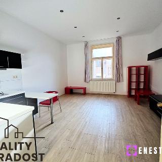 Pronájem bytu 1+kk a garsoniéry 27 m² Praha, náměstí Generála Kutlvašra