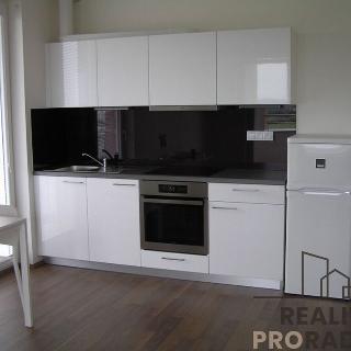 Pronájem bytu 1+kk, garsoniery 37 m² Praha