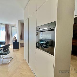 Prodej bytu 1+kk a garsoniéry 54 m² Praha, Drnovská