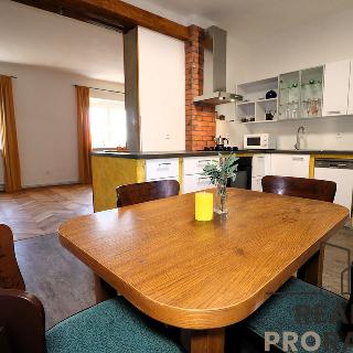 Prodej rodinného domu 321 m² Pozořice, Nad Ostrůvkem