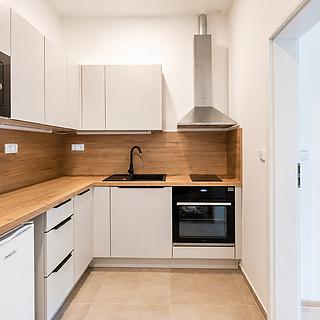Pronájem bytu 1+kk, garsoniery 34 m&sup2; Praha