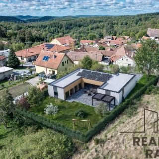 Prodej stavební parcely 978 m² Habrůvka