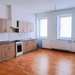 Pronájem bytu 3+1 150 m² Hodonín, Národní třída