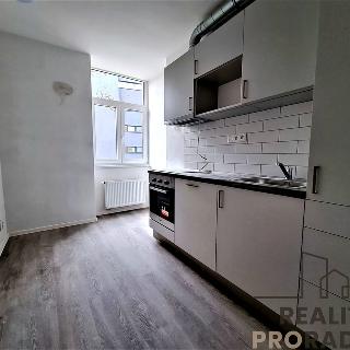 Pronájem bytu 1+1 33 m² Brno, Bratislavská