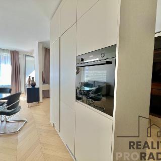 Prodej bytu 1+kk, garsoniery 54 m² Praha