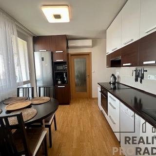 Prodej bytu 3+1 67 m² Hodonín, Sv. Čecha