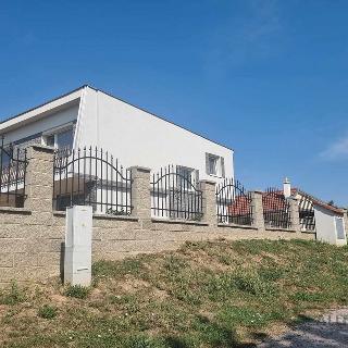 Prodej rodinného domu 270 m² Želetice, 