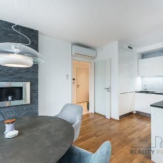 Prodej bytu 2+kk 69 m² Praha, Výhledová