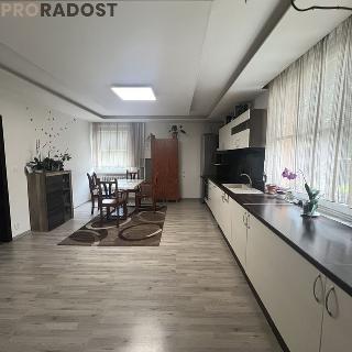 Prodej bytu 3+1 72 m² Praha, Kusého