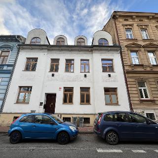 Pronájem bytu 2+1 90 m² České Budějovice, Kostelní