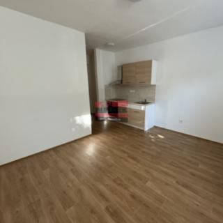 Pronájem bytu 1+kk a garsoniéry 22 m² Tábor, Čsl. armády