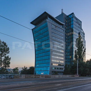 Pronájem kanceláře 1 101 m² Praha, Jankovcova