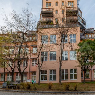 Pronájem kanceláře 985 m² Praha, Na okraji