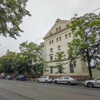 Pronájem obchodu 1 200 m² Praha, U průhonu