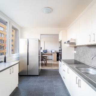 Pronájem bytu 3+1 72 m² Kolín, Čechovy sady