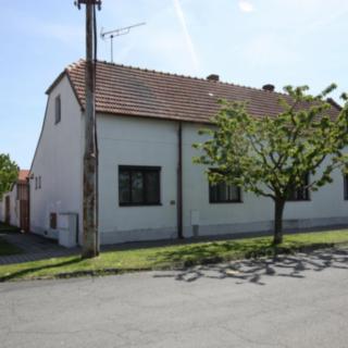 Prodej rodinného domu 90 m² Velim, Dvořákova