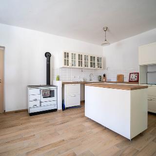 Prodej rodinného domu 250 m² Lošany, 