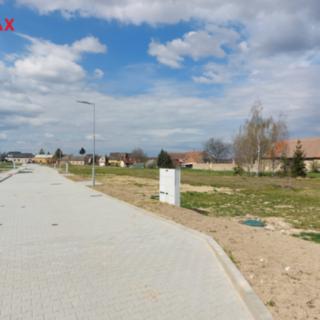 Prodej stavební parcely 818 m² Slaný