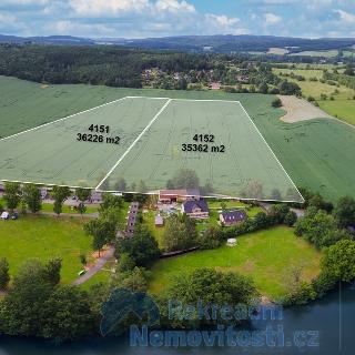 Prodej stavební parcely 70 000 m² Netolice, Školní