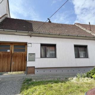 Pronájem rodinného domu 122 m² Ledce