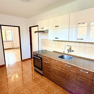 Pronájem bytu 2+1 69 m&sup2; Zliv