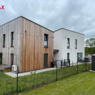 Pronájem bytu 4+kk 94 m² Dobev
