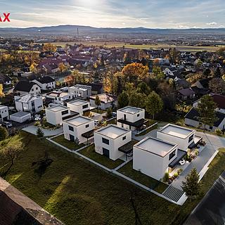 Prodej Na klíč 96 m&sup2; Hůry