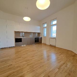 Pronájem bytu 3+kk 80 m² Brno, Jakubské náměstí