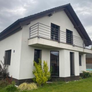 Prodej rodinného domu 104 m² Staré Jesenčany