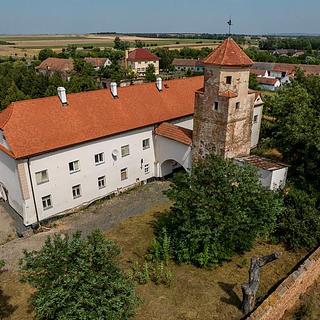Prodej komerčního pozemku 83936 m&sup2; Vlasatice