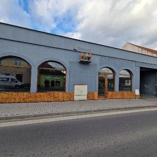 Prodej restaurace 1 138 m² Ivančice, Oslavanská