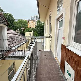 Pronájem bytu 2+1 100 m&sup2; Brno