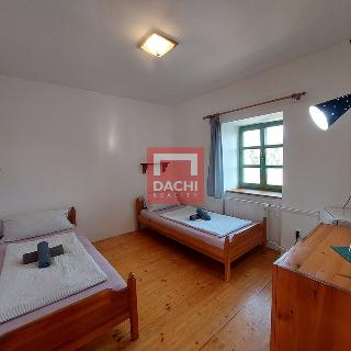 Pronájem bytu 1+kk a garsoniéry 35 m² Olomouc, Selské nám.