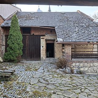 Prodej stavební parcely 370 m&sup2; Charváty