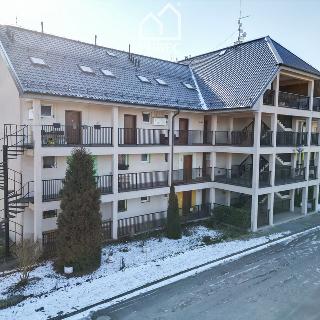 Prodej bytu 2+1 81 m² Štěnovice, Skalní