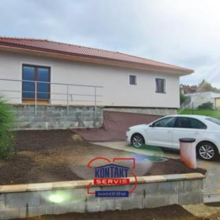 Pronájem rodinného domu 115 m² Nedabyle
