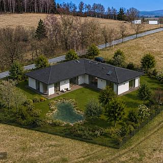 Prodej stavební parcely 1821 m&sup2; Horní Planá