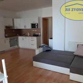 Pronájem bytu 4+kk 77 m² Kroměříž, Riegrovo nám.