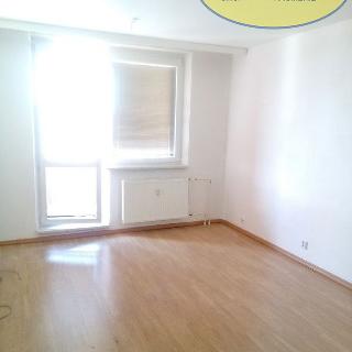 Pronájem bytu 1+kk a garsoniéry 28 m² Kroměříž, oskol