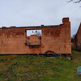 Prodej rodinného domu 268 m&sup2; Bujesily