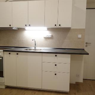 Pronájem bytu 2+kk 45 m² Praha, U klubovny