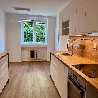 Pronájem bytu 3+1 94 m² Praha, Podolská