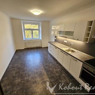 Pronájem bytu 3+1 115 m² Praha, Na Rokytce