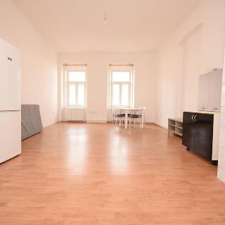 Pronájem bytu 1+kk a garsoniéry 49 m² Strakonice