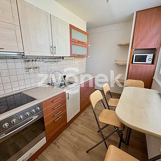 Pronájem bytu 3+1 68 m&sup2; Zlín